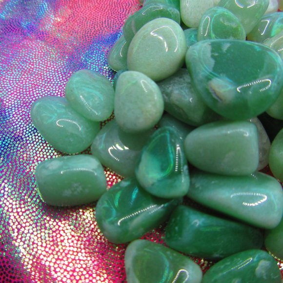 Green Aventurine Tumbled 5 Ounce Grid Set - Picture 3 of 5